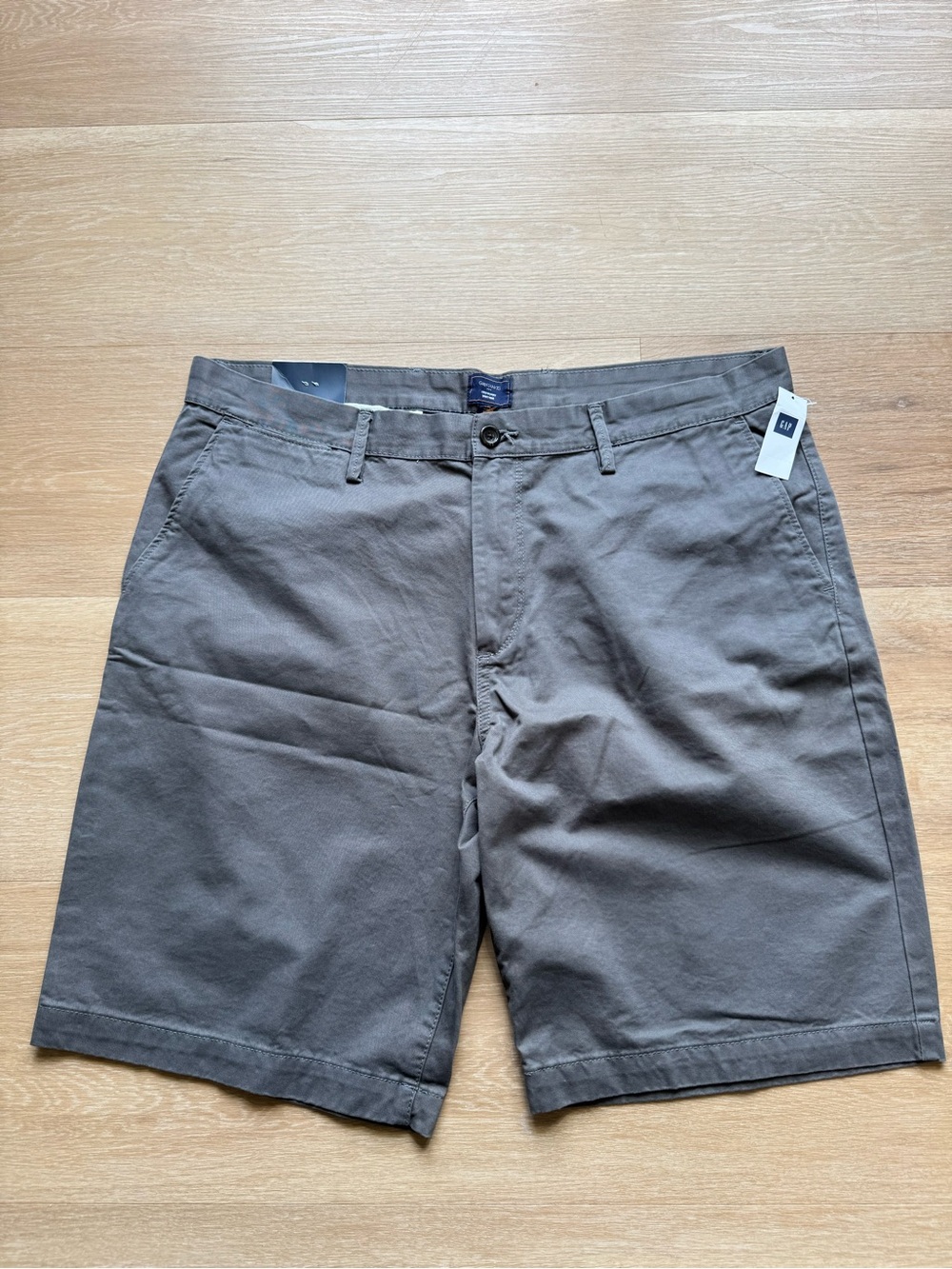 GAP Men's Flat Front Chino Shorts - Gray